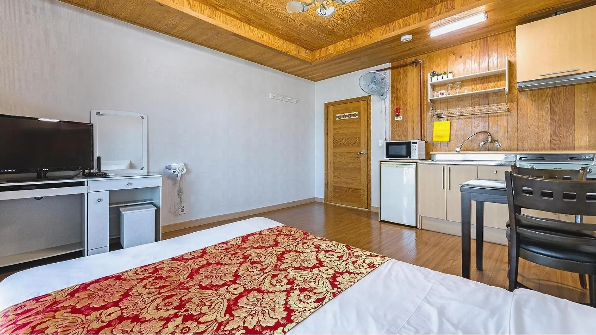 Ganghwa Badabit Pension Incheon South Korea